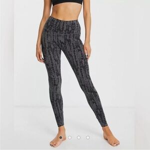 Varley Black Tie Dye Luna Leggings Small